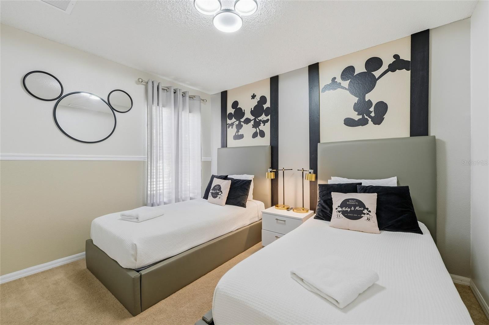 EMERALD ISLAND RESORT PH 1 - Residential