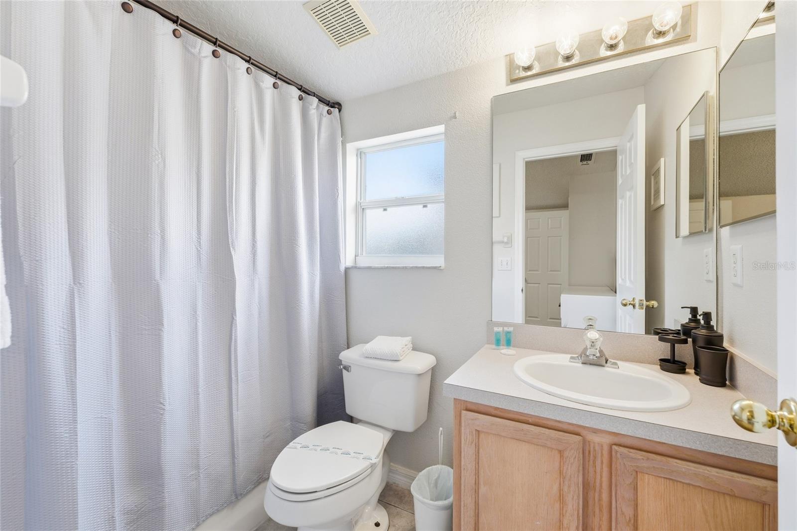 EMERALD ISLAND RESORT PH 1 - Residential