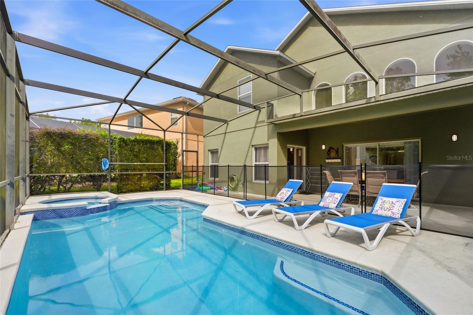 EMERALD ISLAND RESORT PH 1 - Residential