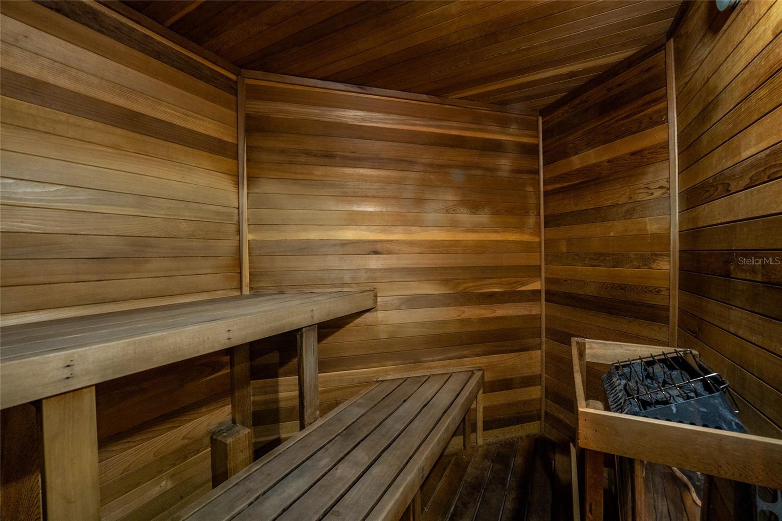 EMERALD ISLAND RESORT PH 1 - Residential