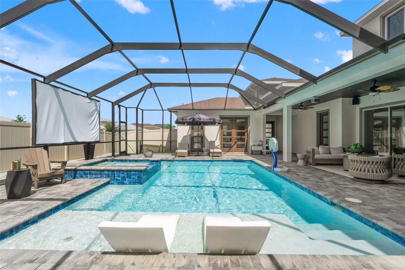 8752 LOFT POINT