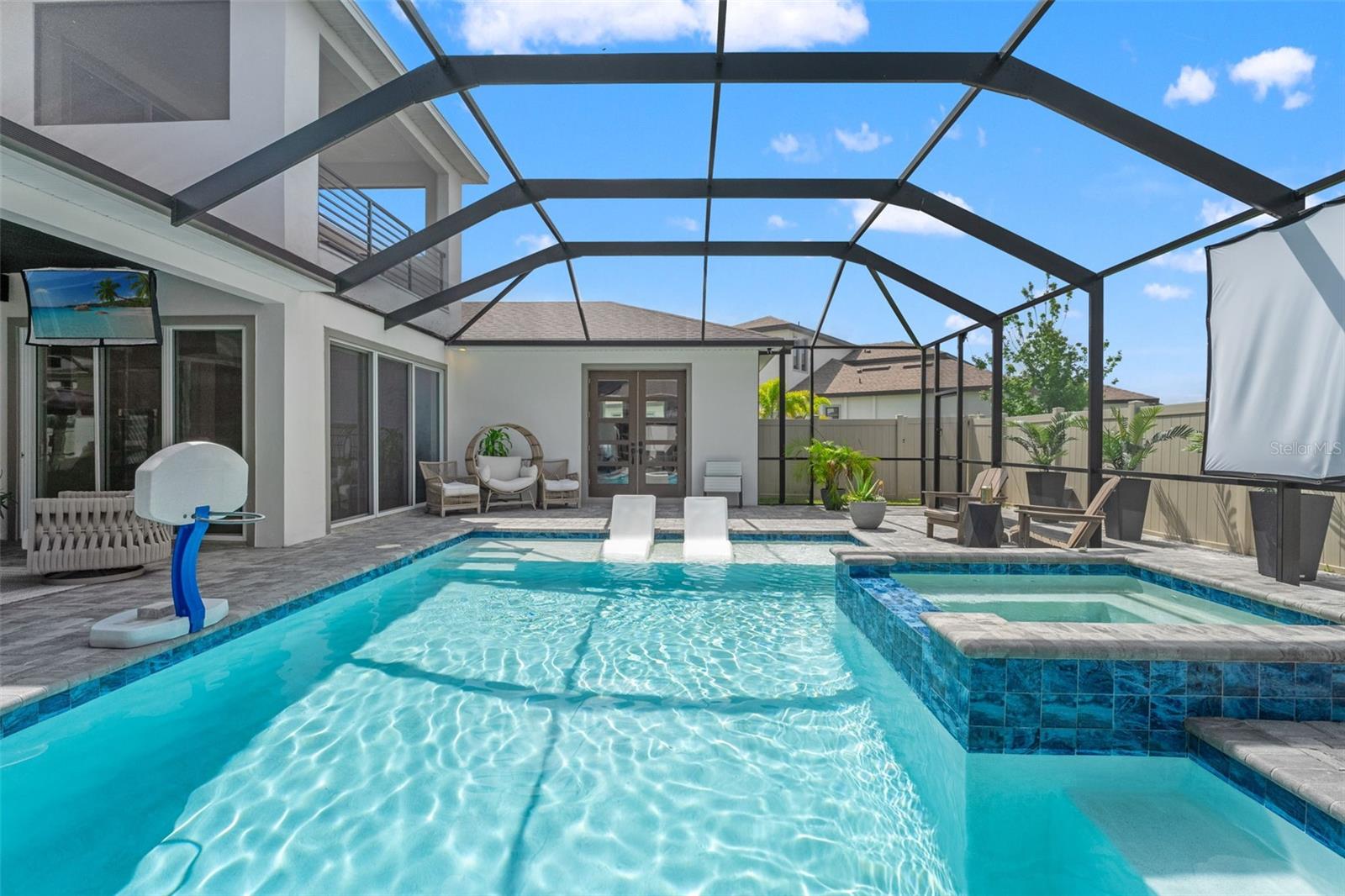 8752 LOFT POINT