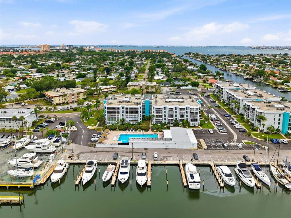 Photo of 4900 38th Way S #404, St Petersburg, FL 33711 (MLS # TB8536631)