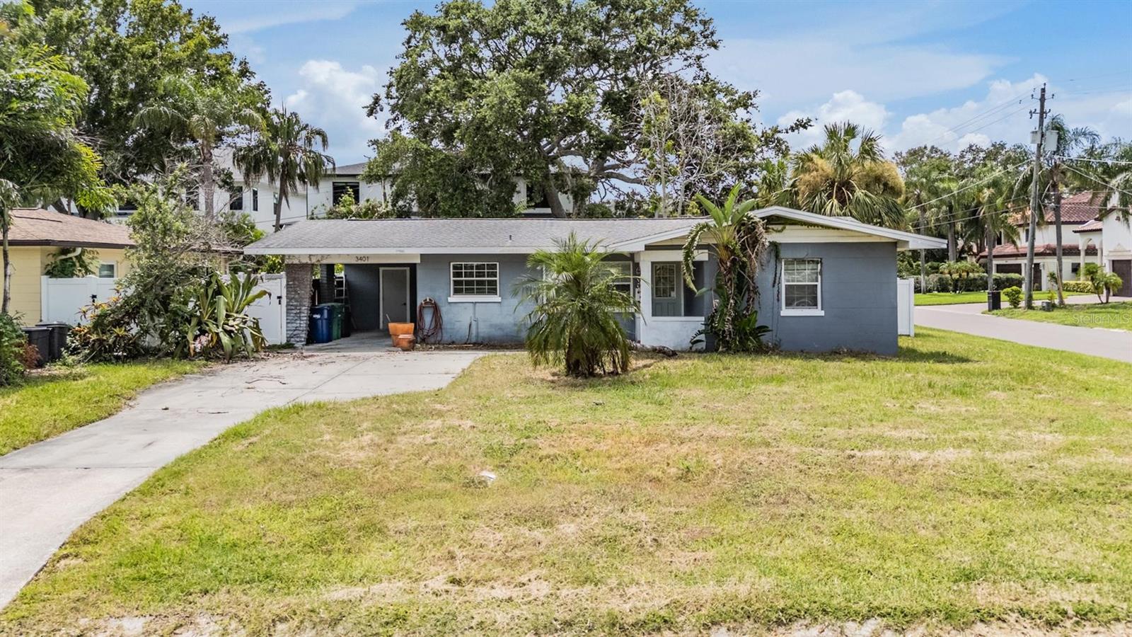 Build your dream home in one of South Tampa’s most sought-after neighborhoods, Bel Mar Shores! Situated on a spacious corner lot in the coveted Plant High School District, this 8,280 SF lot offers endless potential for creating a custom residence tailored to your lifestyle.
Enjoy the best of the South Tampa lifestyle with unbeatable proximity to the vibrant Westshore Marina District, waterfront dining at Salt Shack on the Bay, and shopping and entertainment at Britton Plaza. Located 10 minutes away from the Tampa International Airport and International Plaza.
Whether you're envisioning a modern masterpiece or a timeless classic, this lot is the perfect canvas. Surrounded by luxury new construction and located in a well-established area, it’s an ideal setting for your forever home.
Don't miss this opportunity to invest in a prime location with all the conveniences of South Tampa living right at your doorstep!