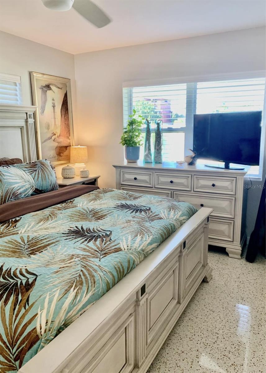 BAYWOOD SHORES 1ST ADD - Residential