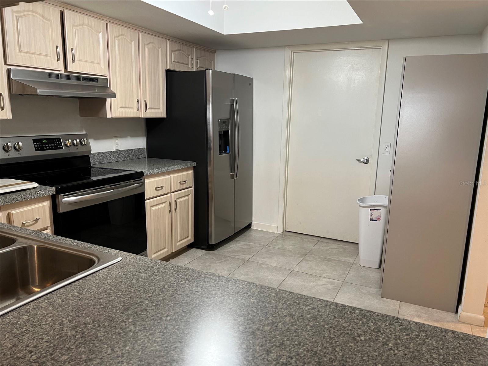 BRANDYWINE CONDO 01 - Residential Lease