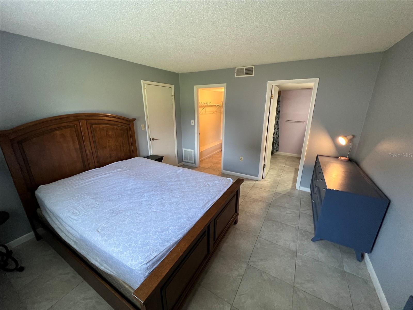 BRANDYWINE CONDO 01 - Residential Lease