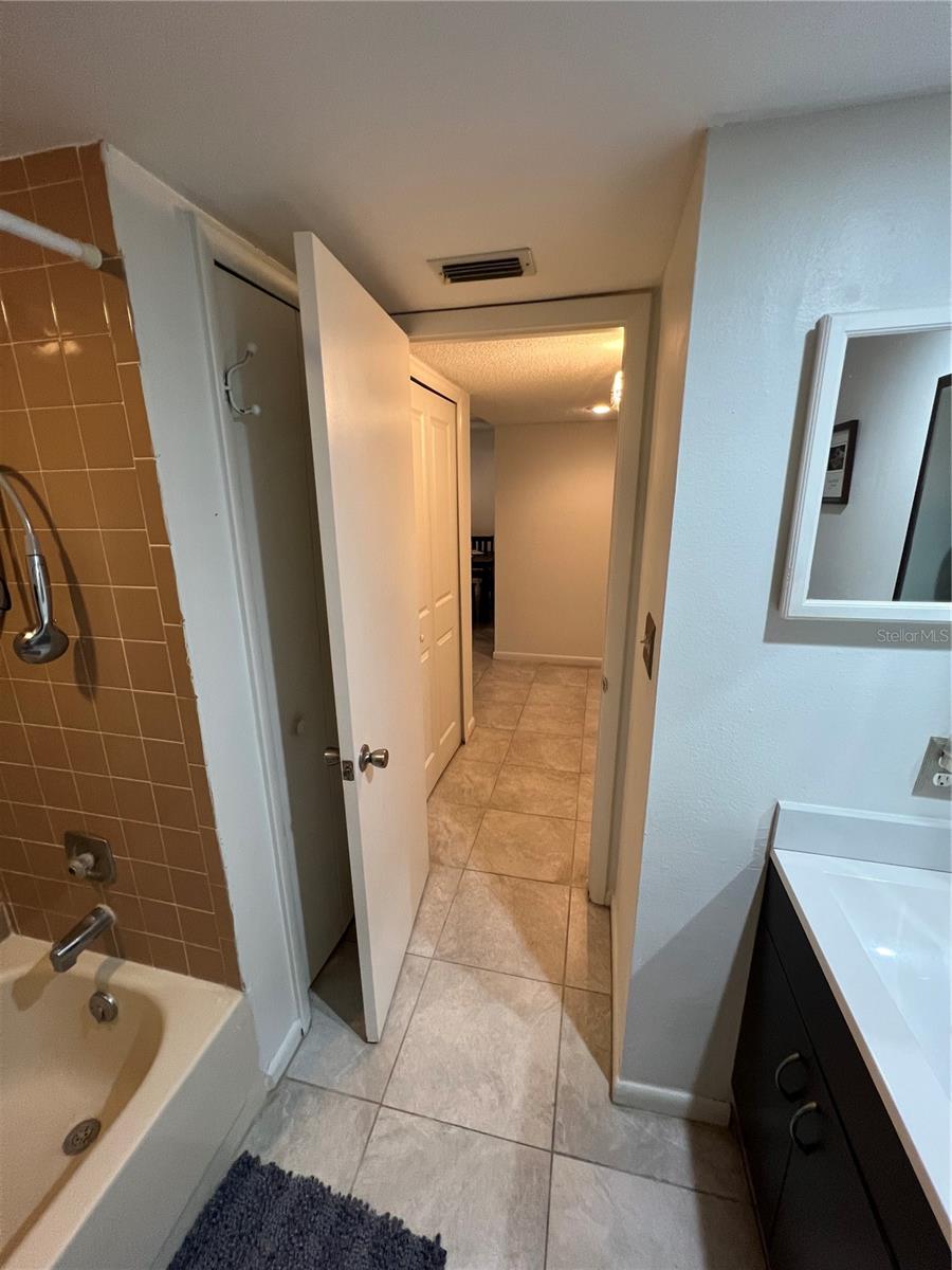 BRANDYWINE CONDO 01 - Residential Lease