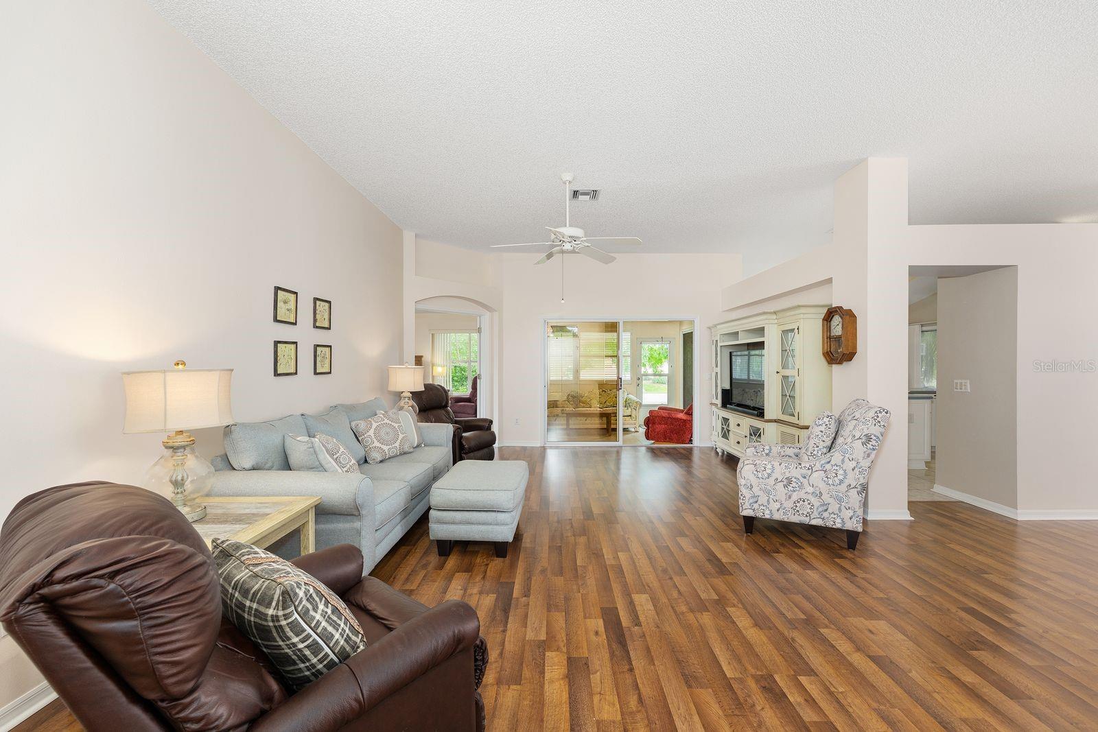 1605 CHAVEZ COURT