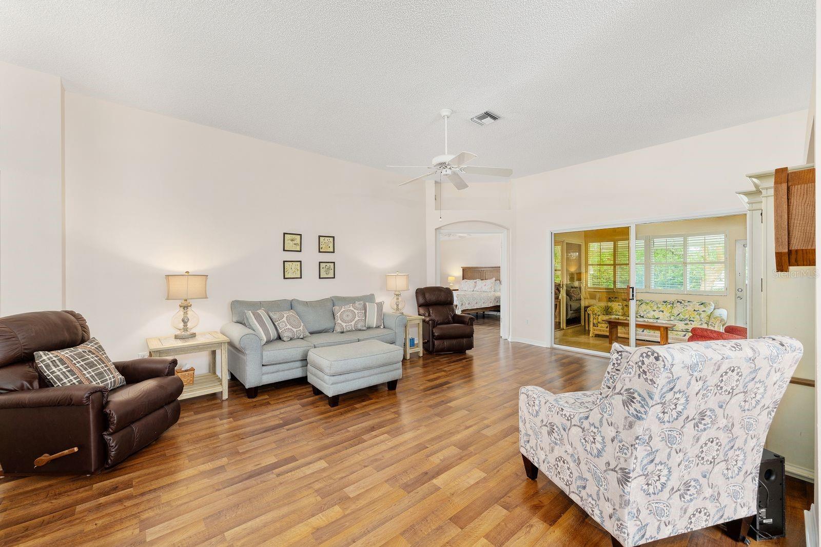 1605 CHAVEZ COURT