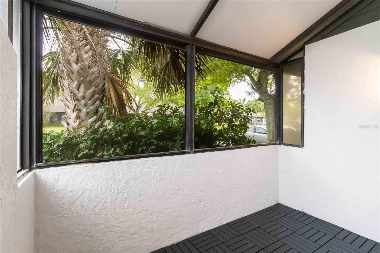 BELLE OAK VILLAS - Residential