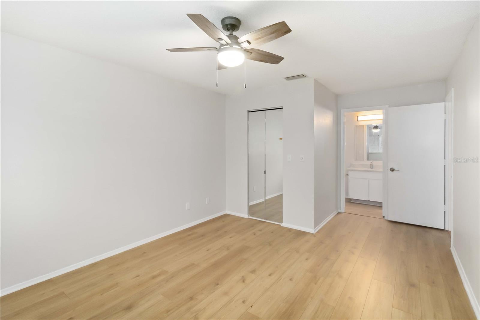 BELLE OAK VILLAS - Residential