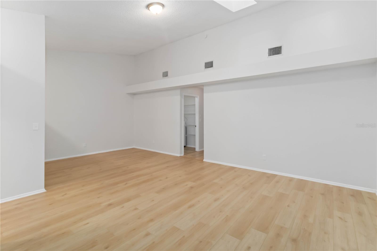 BELLE OAK VILLAS - Residential