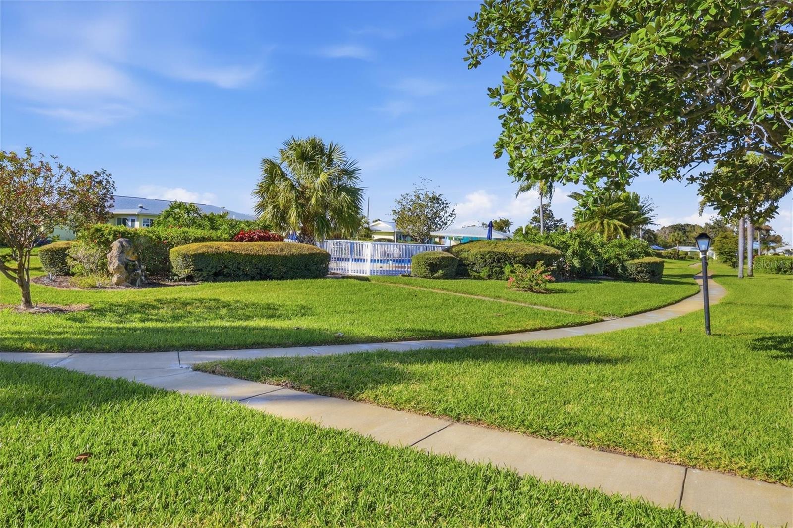 VILLAGE GREEN OF BRADENTON SEC 4 - Residential