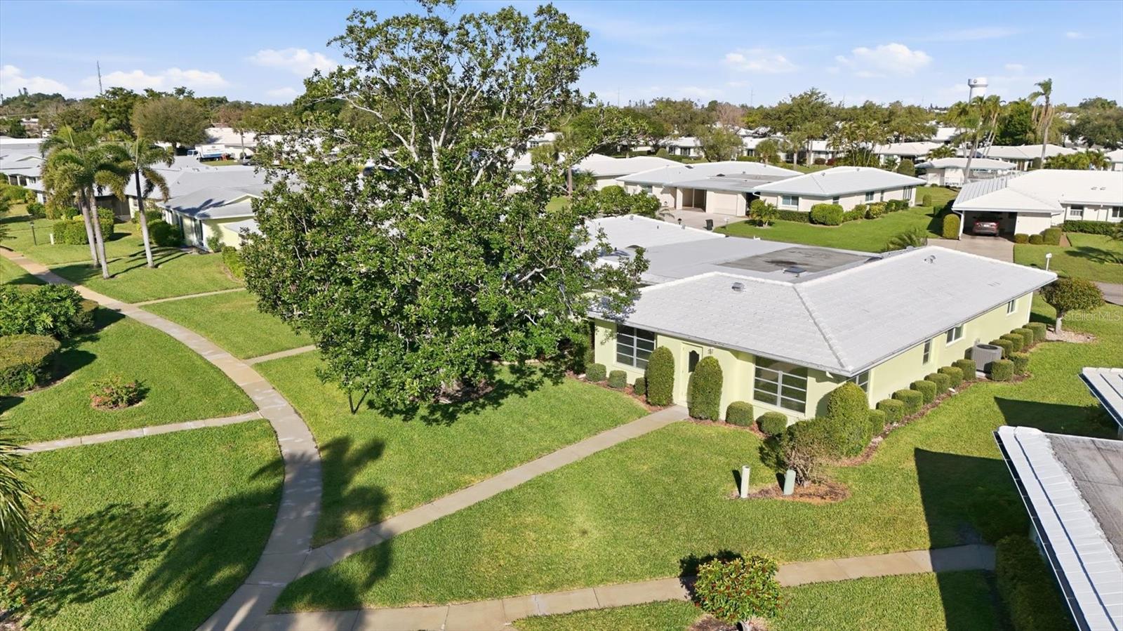 VILLAGE GREEN OF BRADENTON SEC 4 - Residential