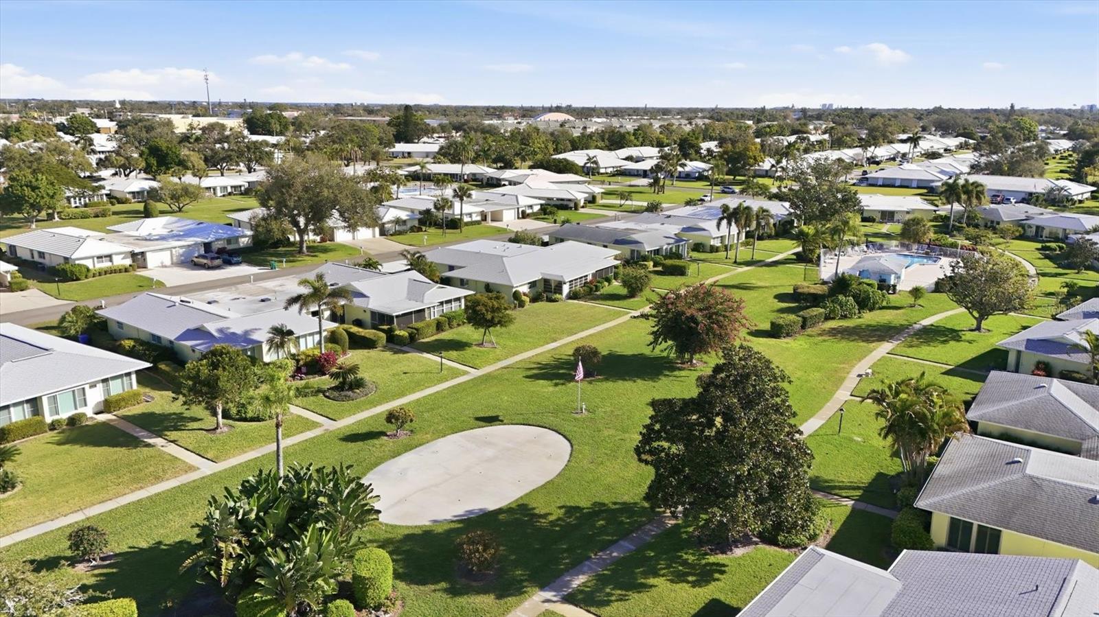 VILLAGE GREEN OF BRADENTON SEC 4 - Residential