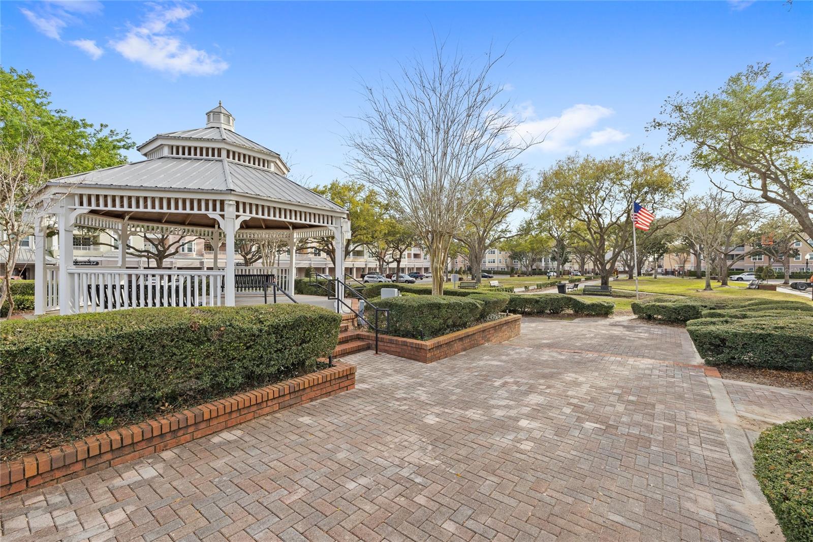 HAMPTONS/METROWEST - Residential