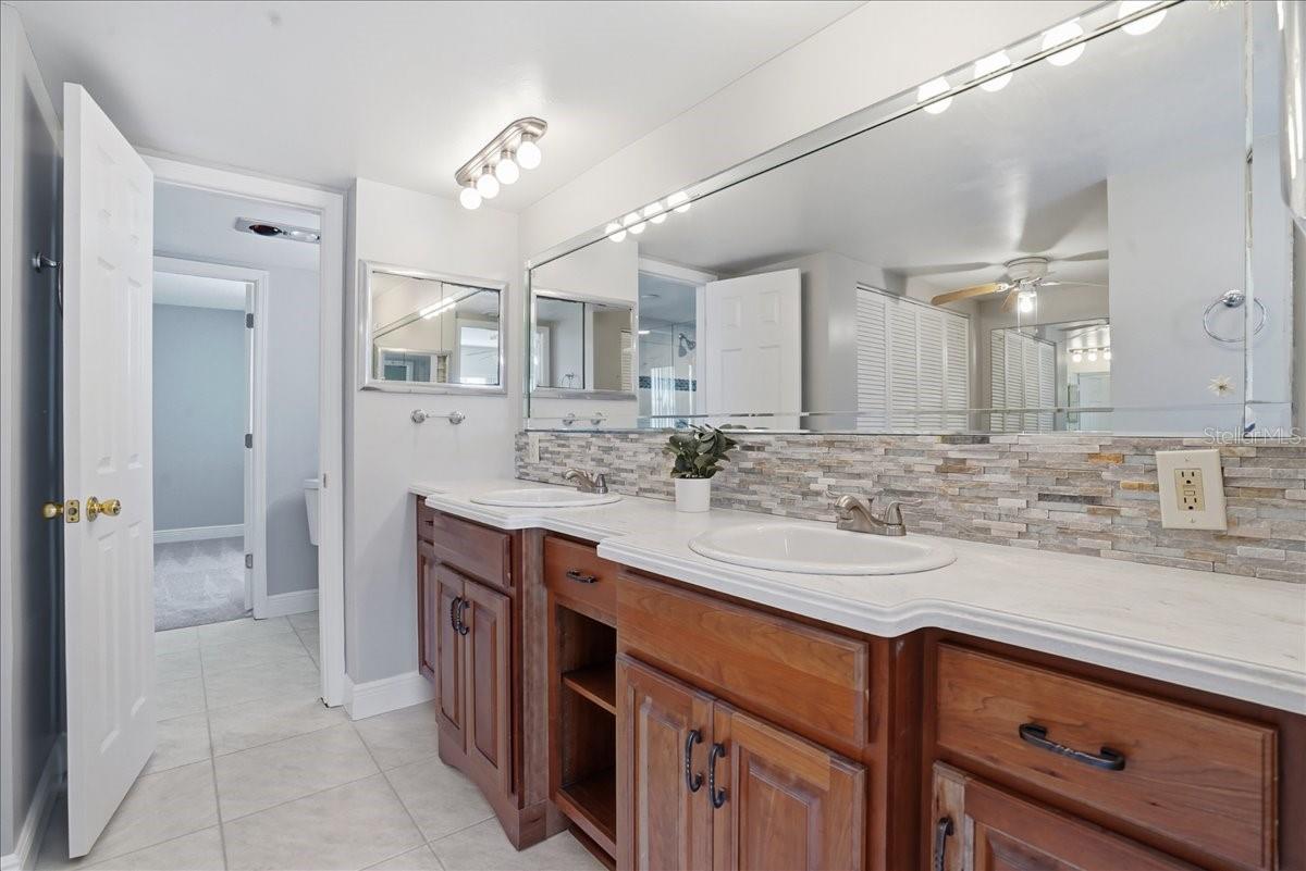 SHORE CREST BLDG - Residential