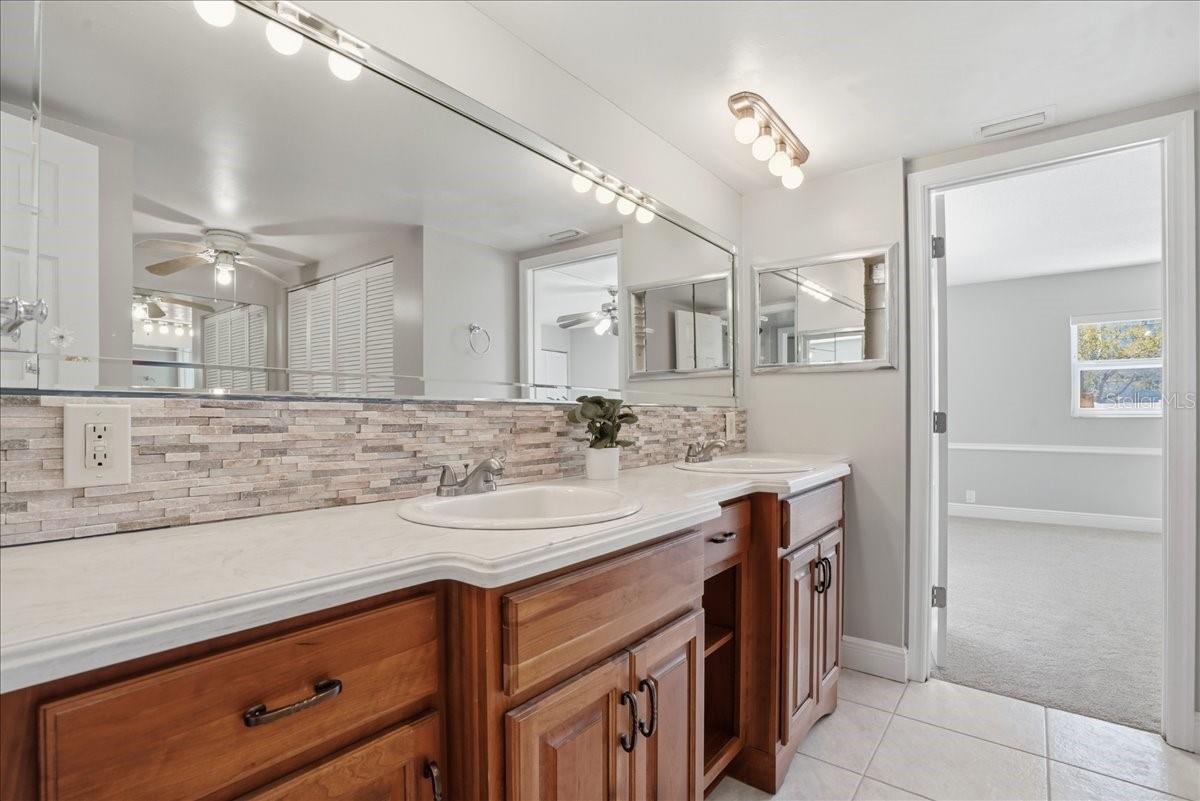 SHORE CREST BLDG - Residential