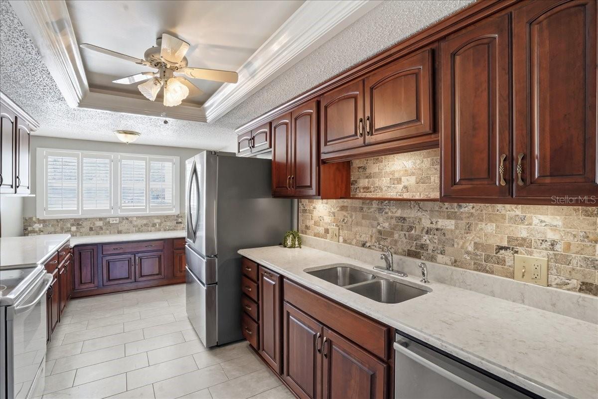 SHORE CREST BLDG - Residential