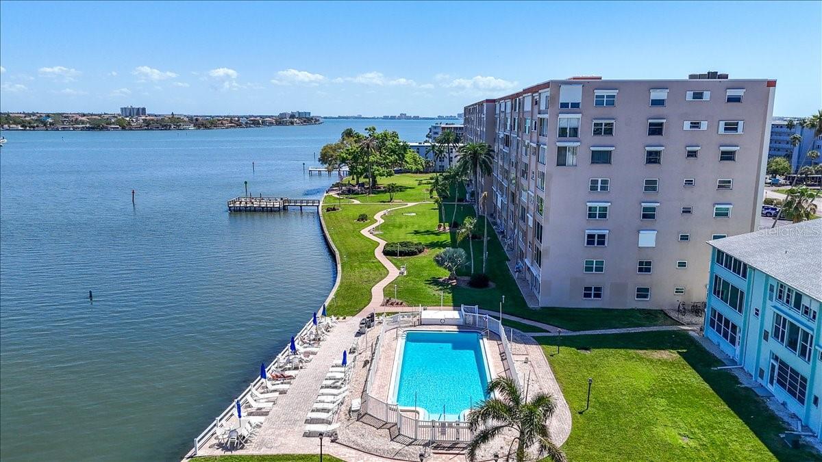 SHORE CREST BLDG - Residential