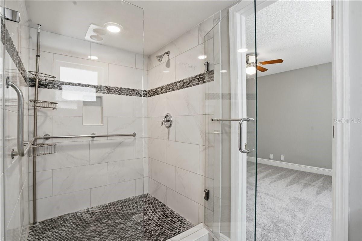 SHORE CREST BLDG - Residential