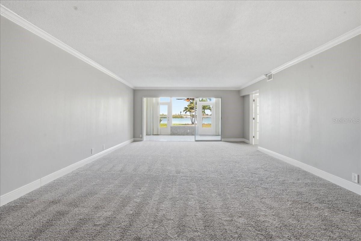 SHORE CREST BLDG - Residential