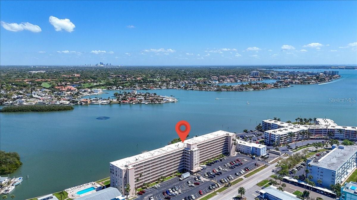 SHORE CREST BLDG - Residential