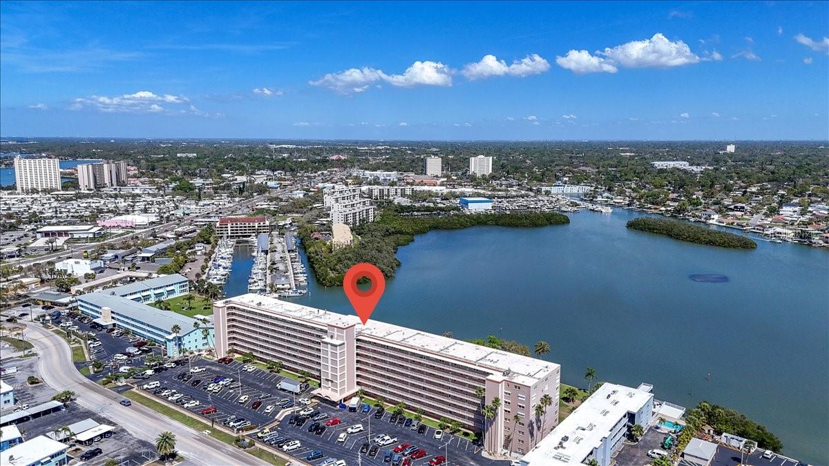 SHORE CREST BLDG - Residential