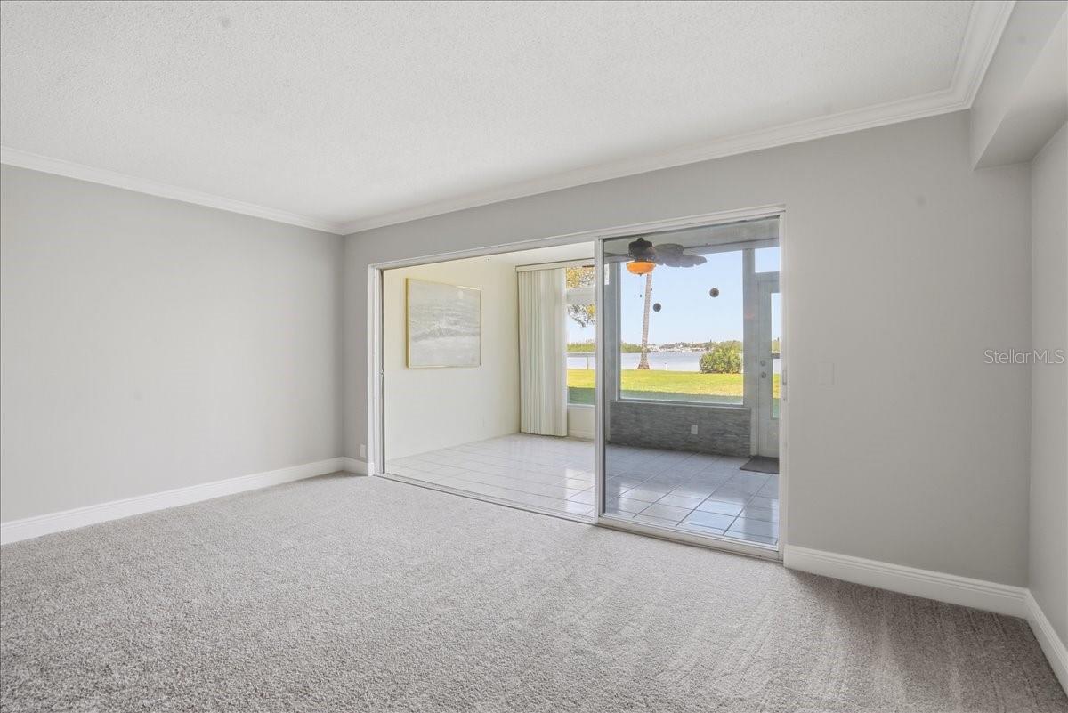 SHORE CREST BLDG - Residential