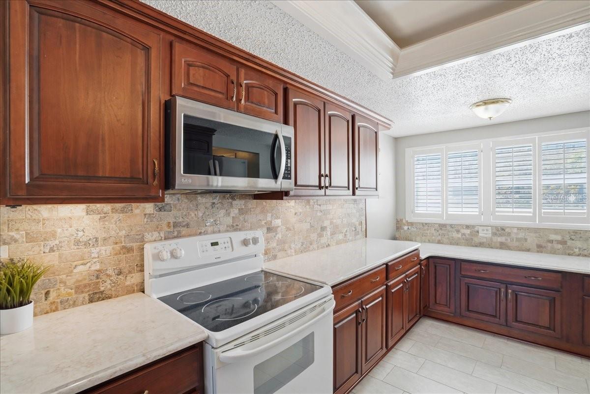 SHORE CREST BLDG - Residential