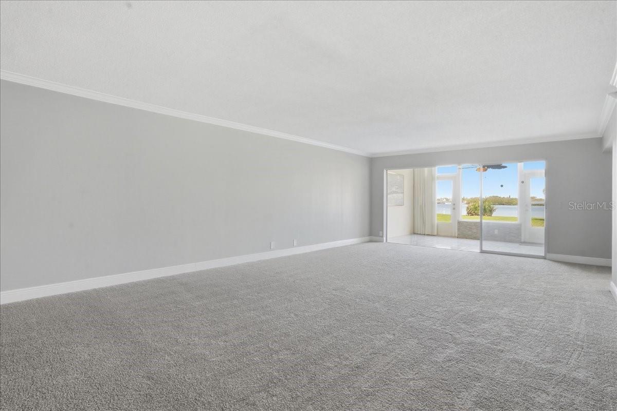 SHORE CREST BLDG - Residential