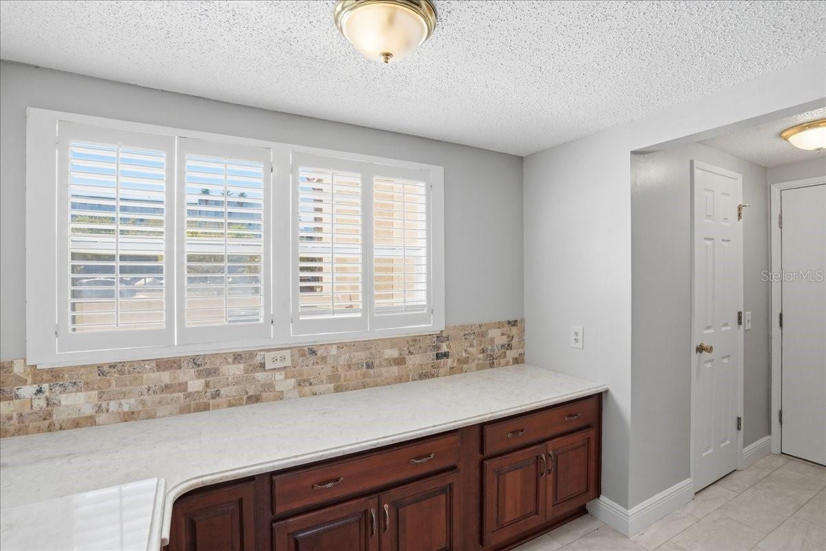 SHORE CREST BLDG - Residential