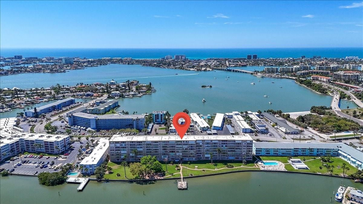 SHORE CREST BLDG - Residential