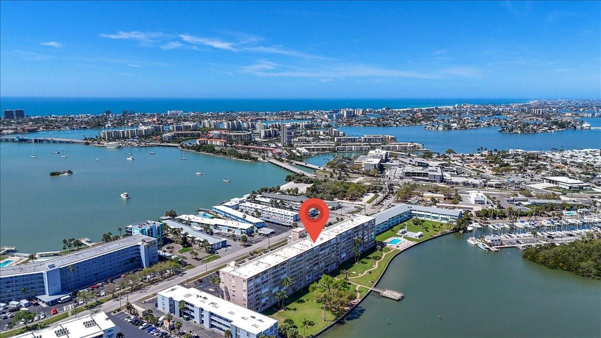 SHORE CREST BLDG - Residential