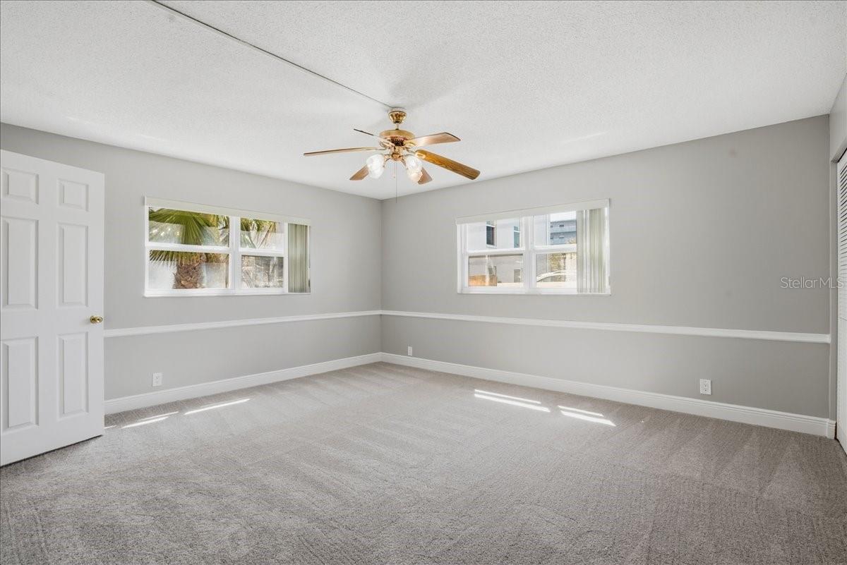 SHORE CREST BLDG - Residential