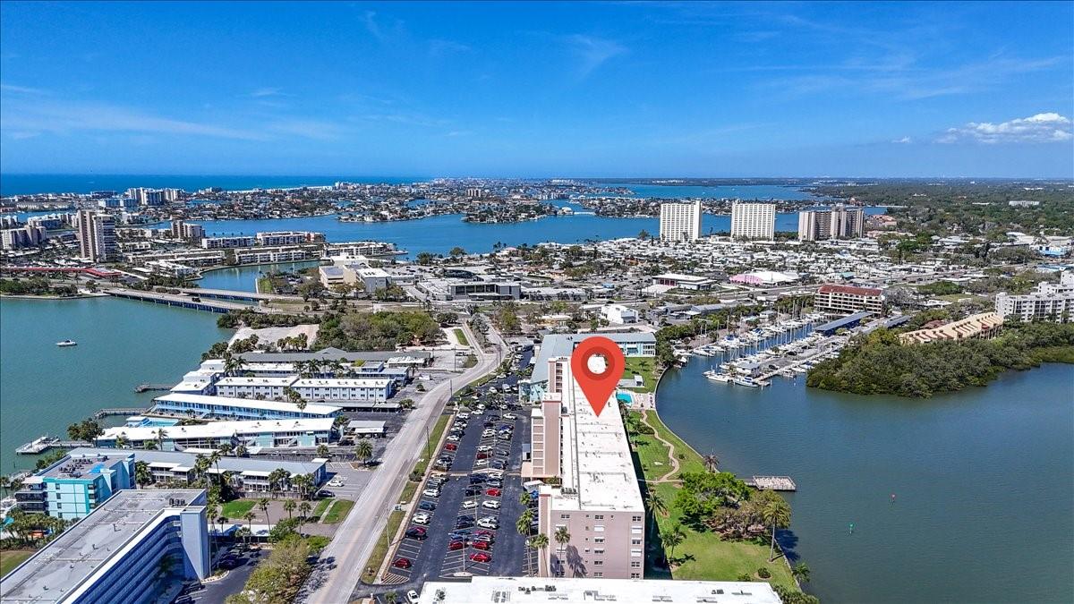 SHORE CREST BLDG - Residential