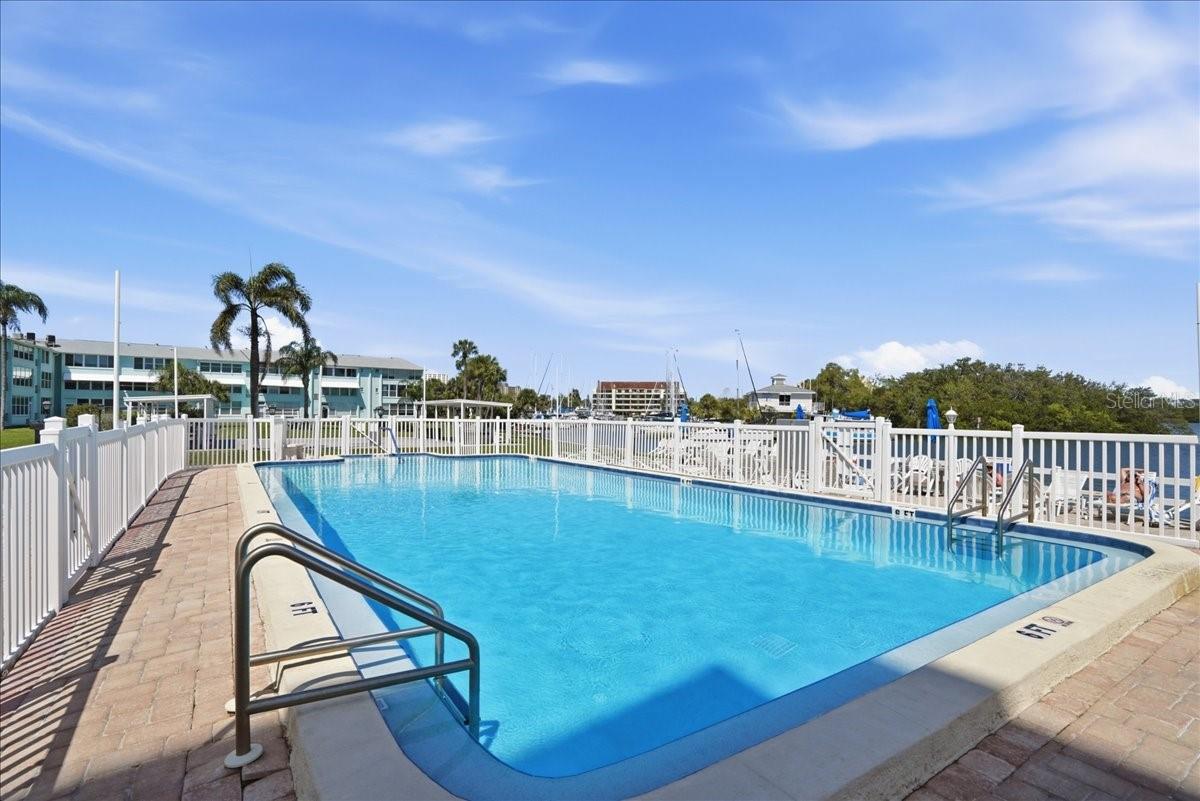 SHORE CREST BLDG - Residential