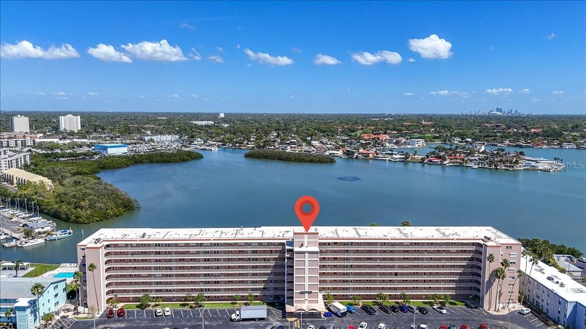 SHORE CREST BLDG - Residential