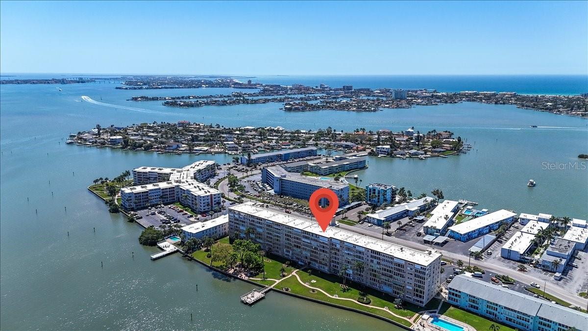 SHORE CREST BLDG - Residential