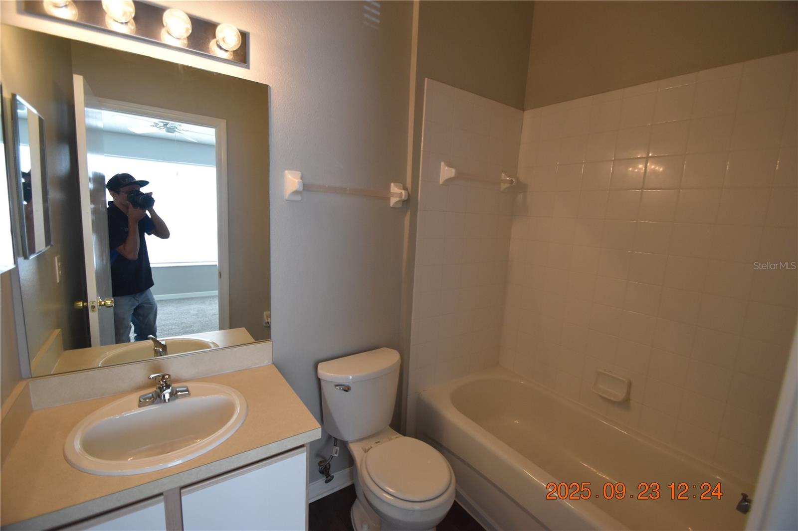 OSPREY RUN TWNHMS PH 1A - Residential Lease