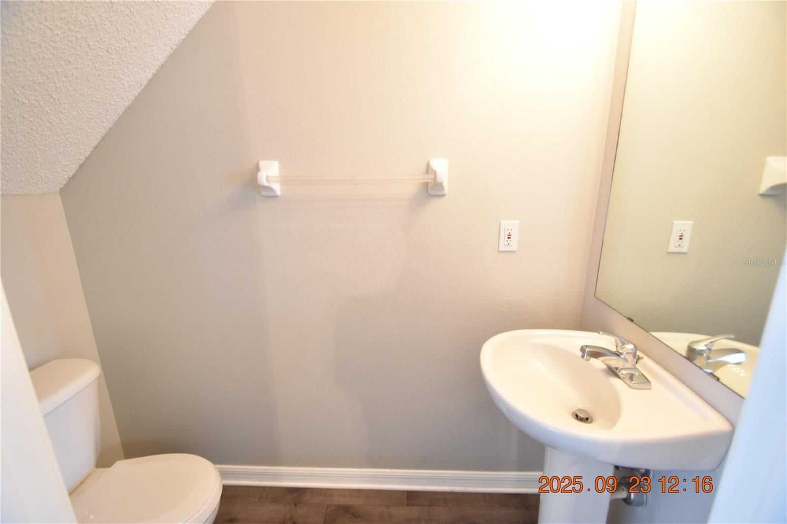 OSPREY RUN TWNHMS PH 1A - Residential Lease