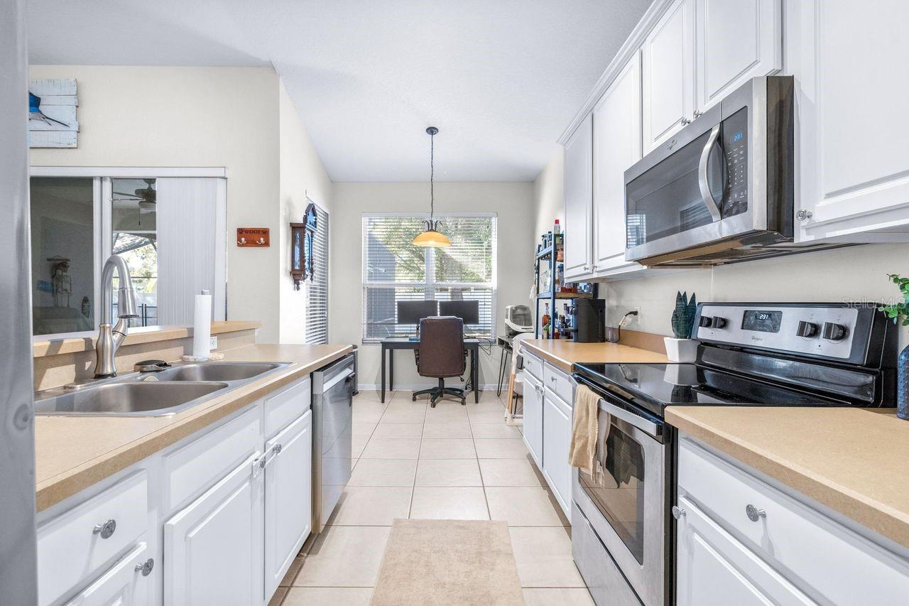 LAKES/WINDERMERE-PEACHTREE - Residential