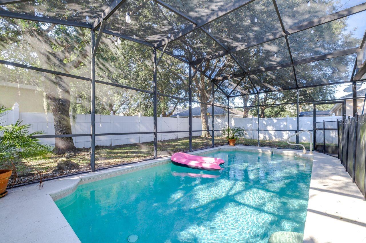 LAKES/WINDERMERE-PEACHTREE - Residential