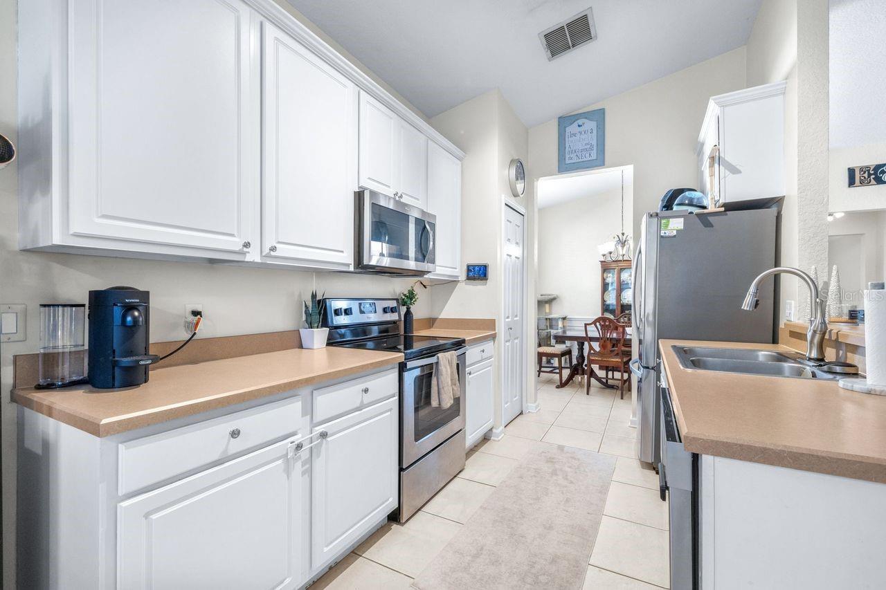 LAKES/WINDERMERE-PEACHTREE - Residential