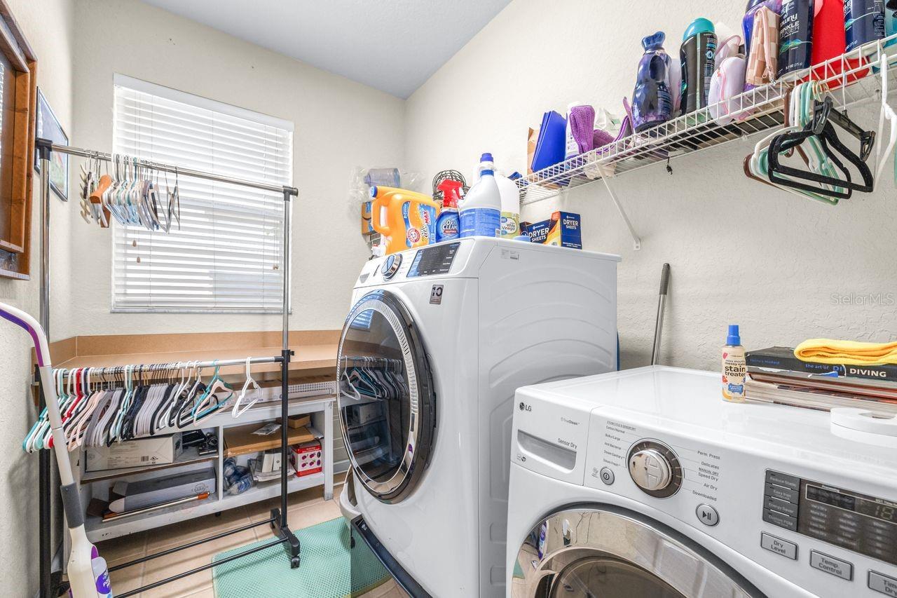 LAKES/WINDERMERE-PEACHTREE - Residential