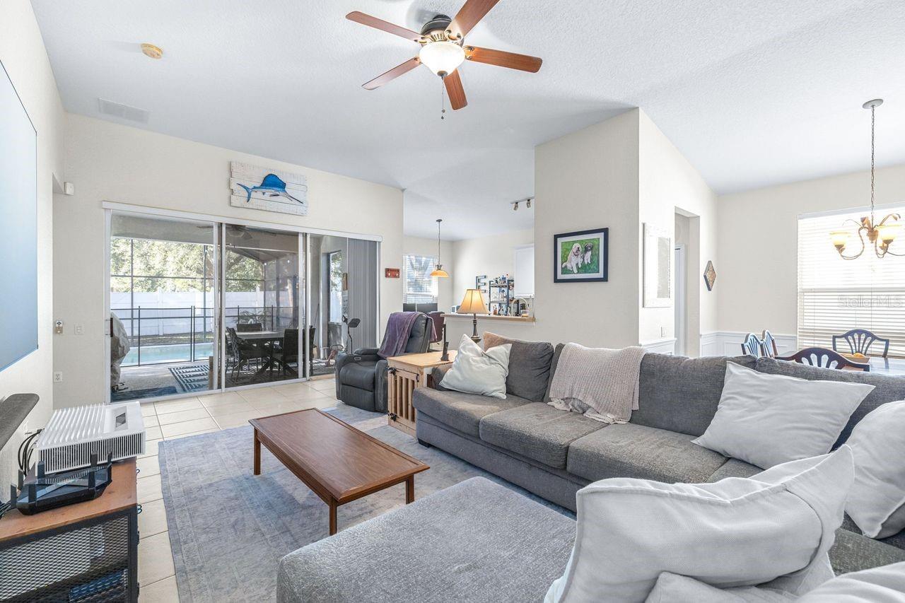 LAKES/WINDERMERE-PEACHTREE - Residential