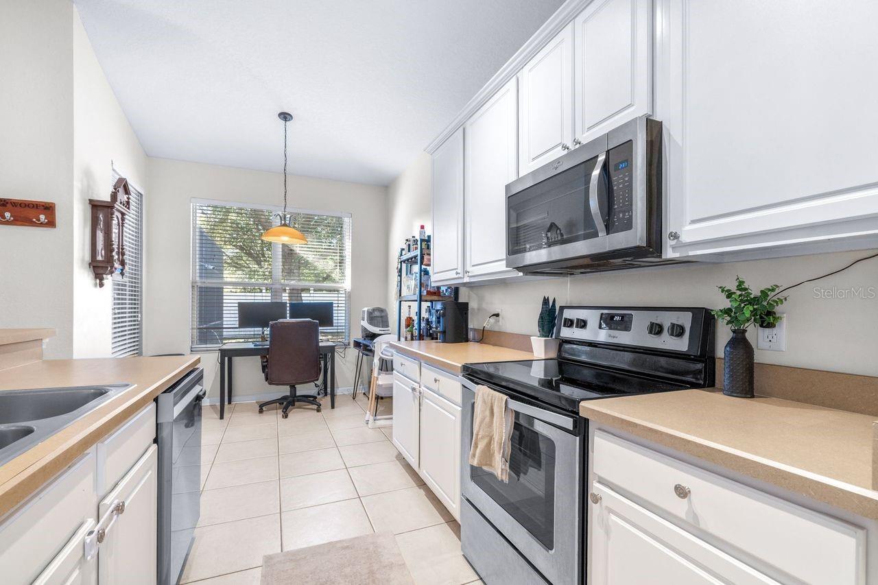 LAKES/WINDERMERE-PEACHTREE - Residential