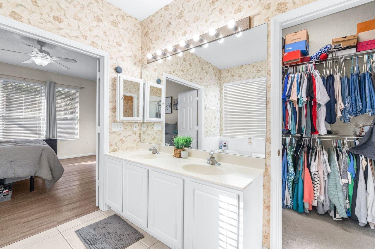 LAKES/WINDERMERE-PEACHTREE - Residential