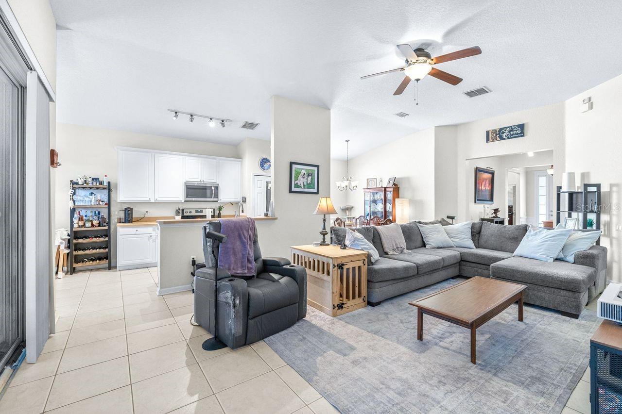 LAKES/WINDERMERE-PEACHTREE - Residential